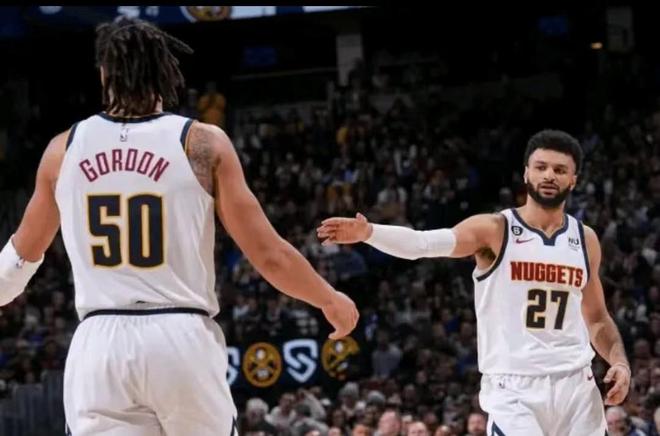 特人的侧翼 特人的侧翼